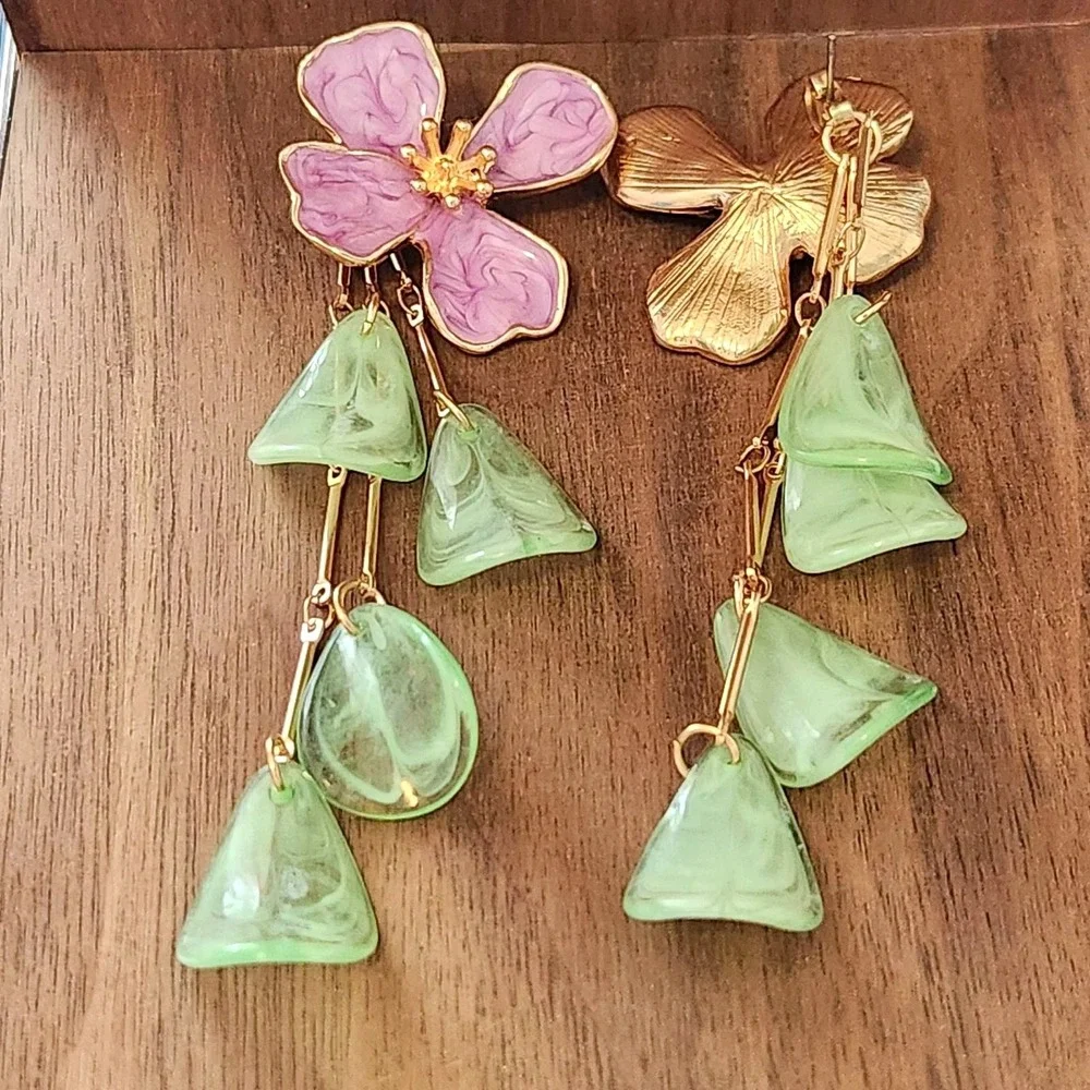 Purple Flower Green Marbled Petal‎ Dangle Drop Earrings Gold Tone Botanical